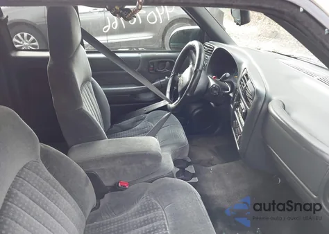 2000 Chevrolet S-10 Ls z USA, uszkodzony, nr VIN 1GCCS19W9Y8297304